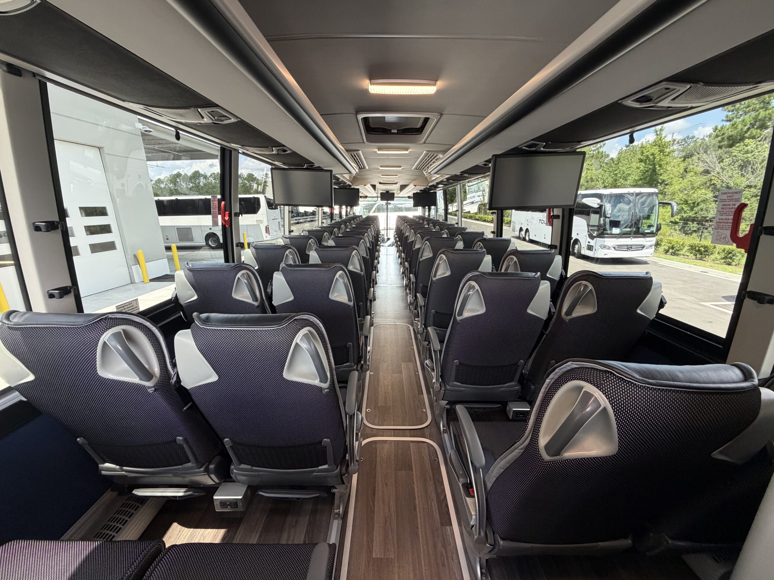 UTP01158 bus image
