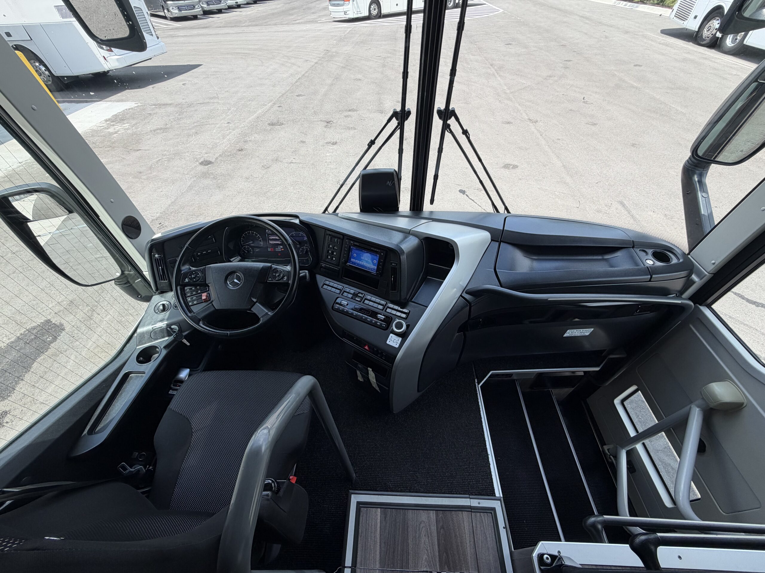 UTP01158 bus image