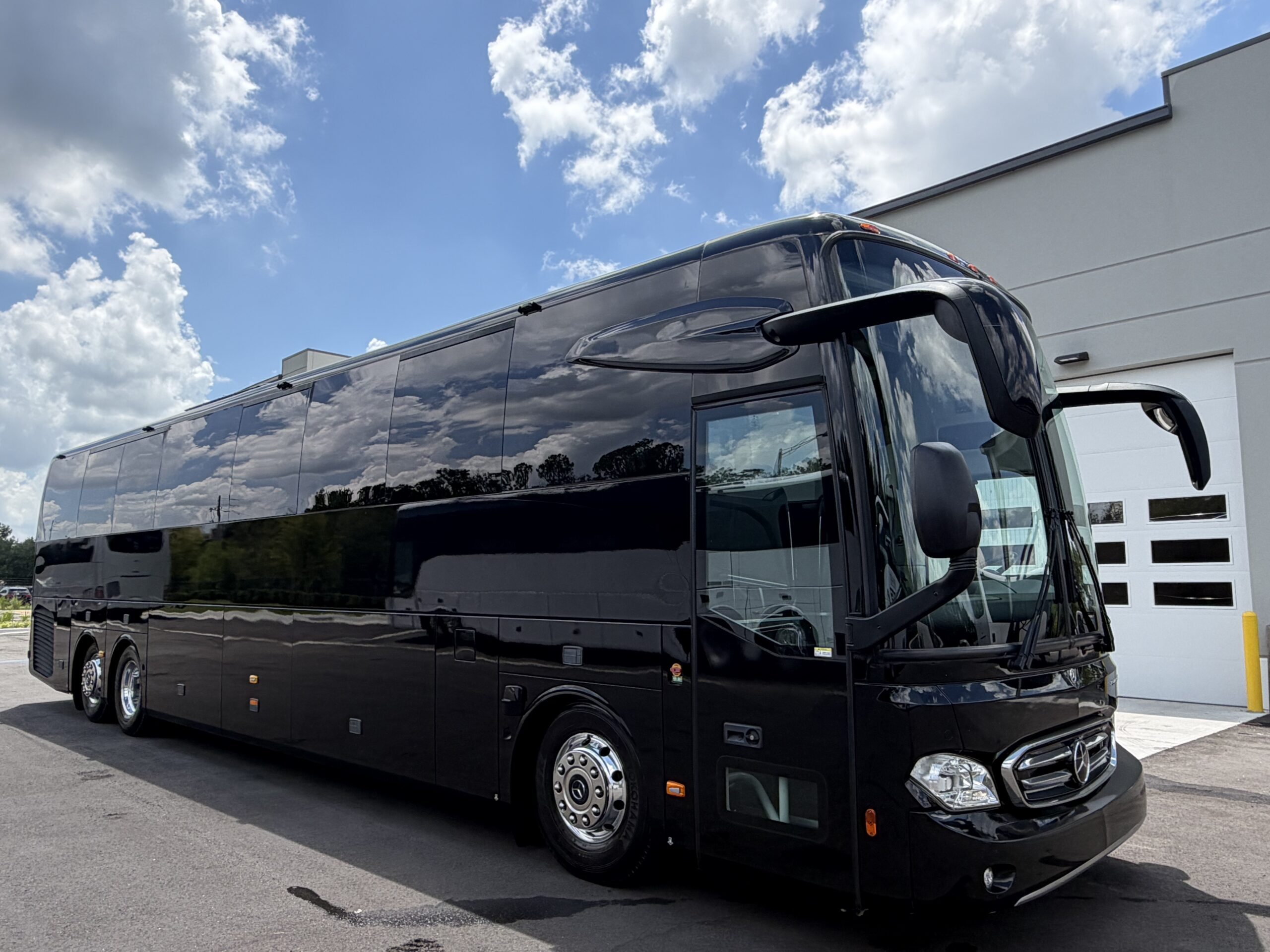 UTP01158 bus image