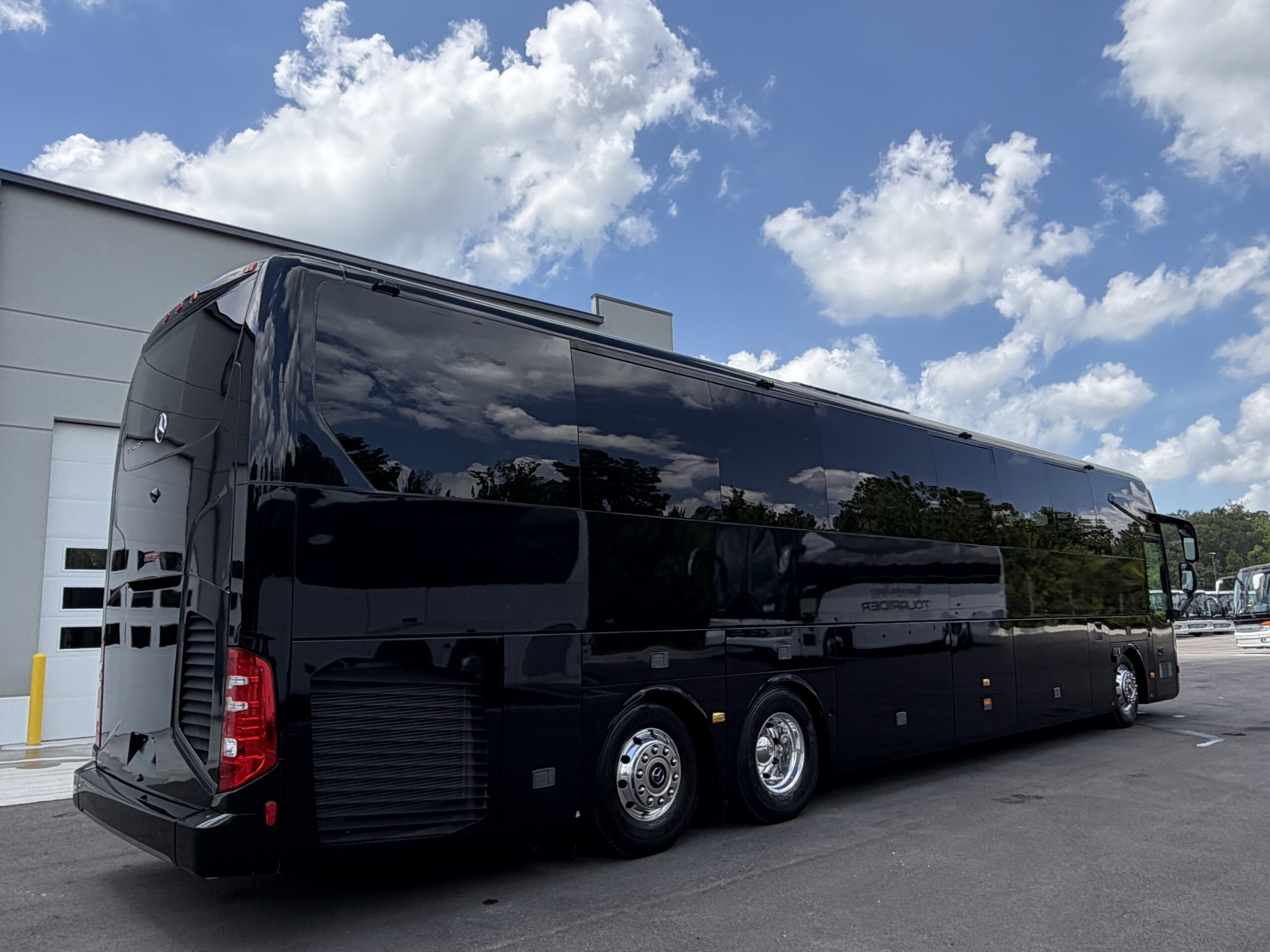 UTP01158 bus image