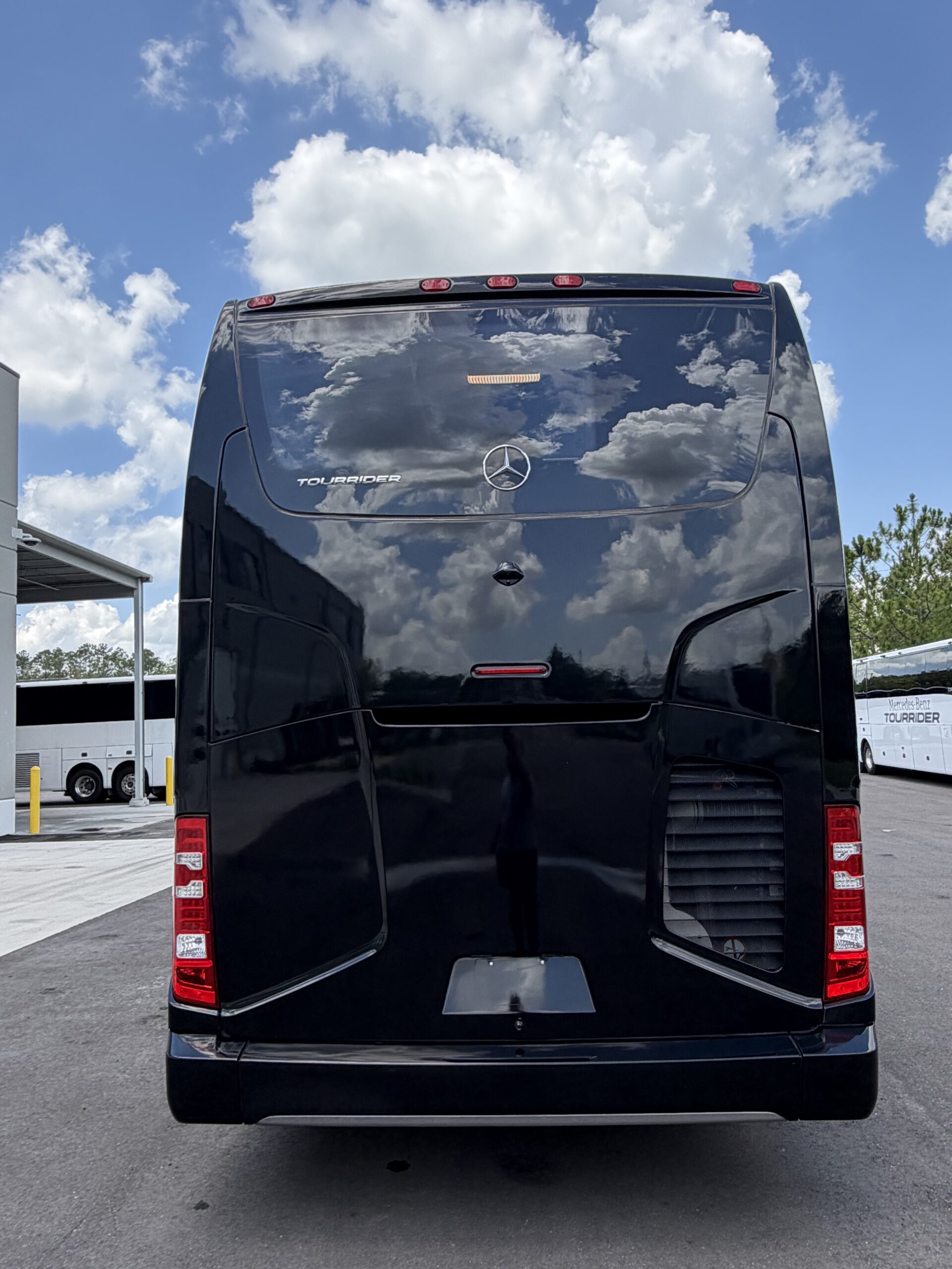 UTP01158 bus image