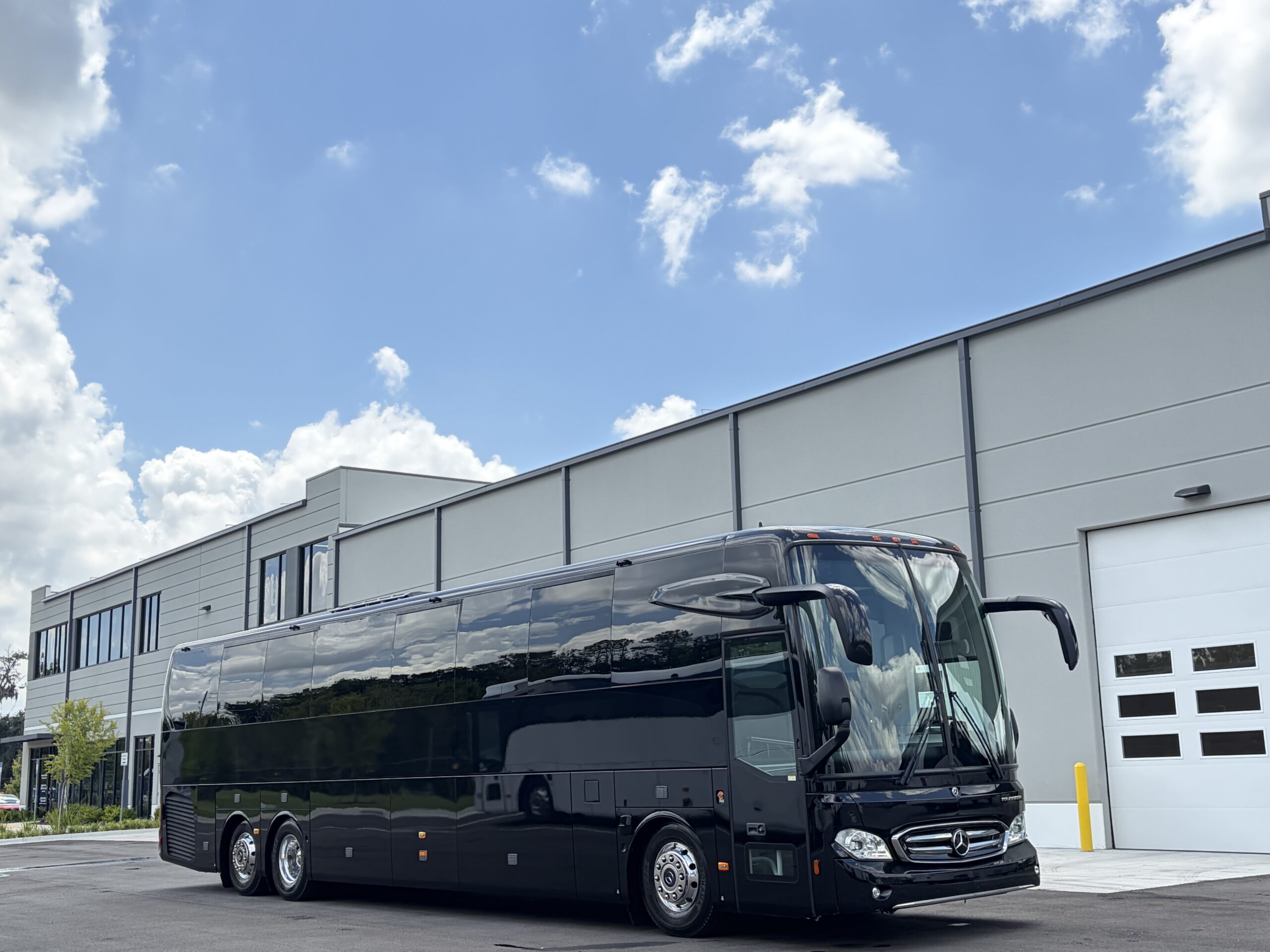 UTP01158 bus image