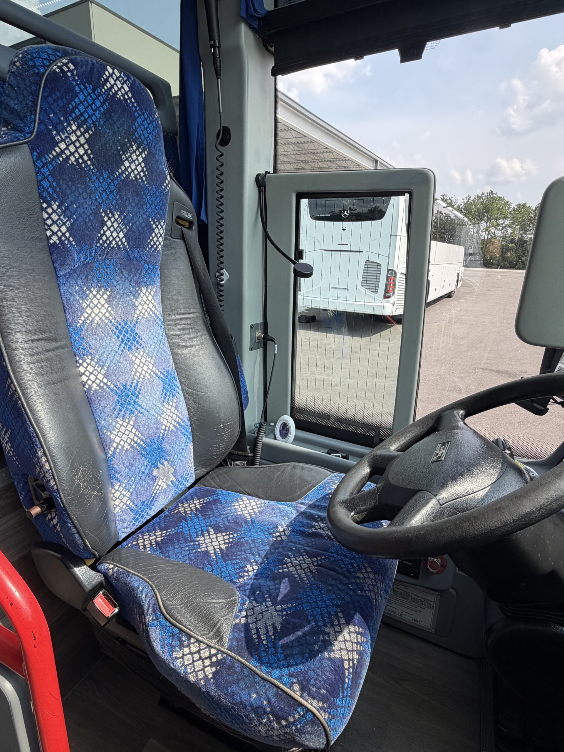 UV41441 bus image
