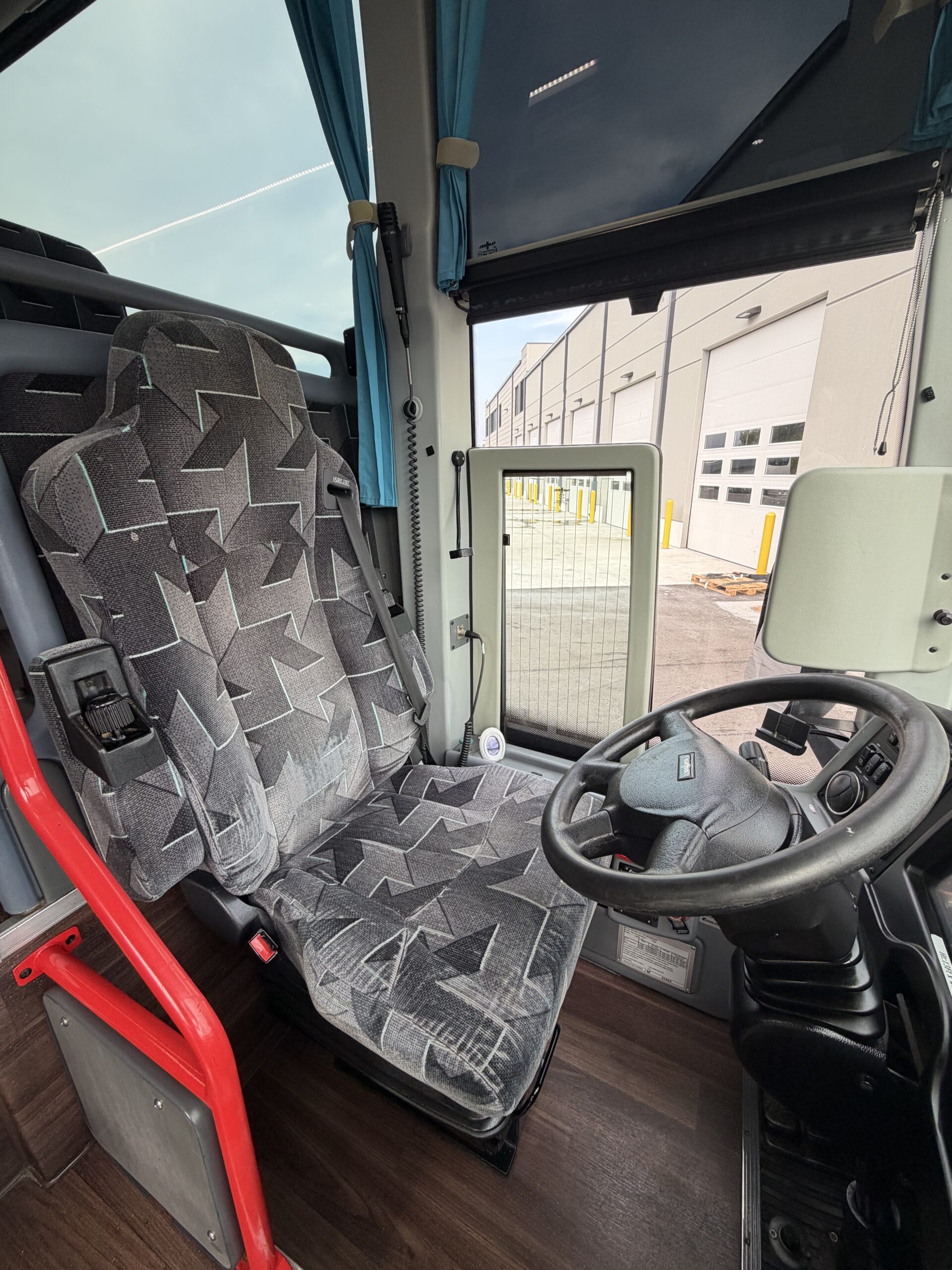 UV41443 bus image