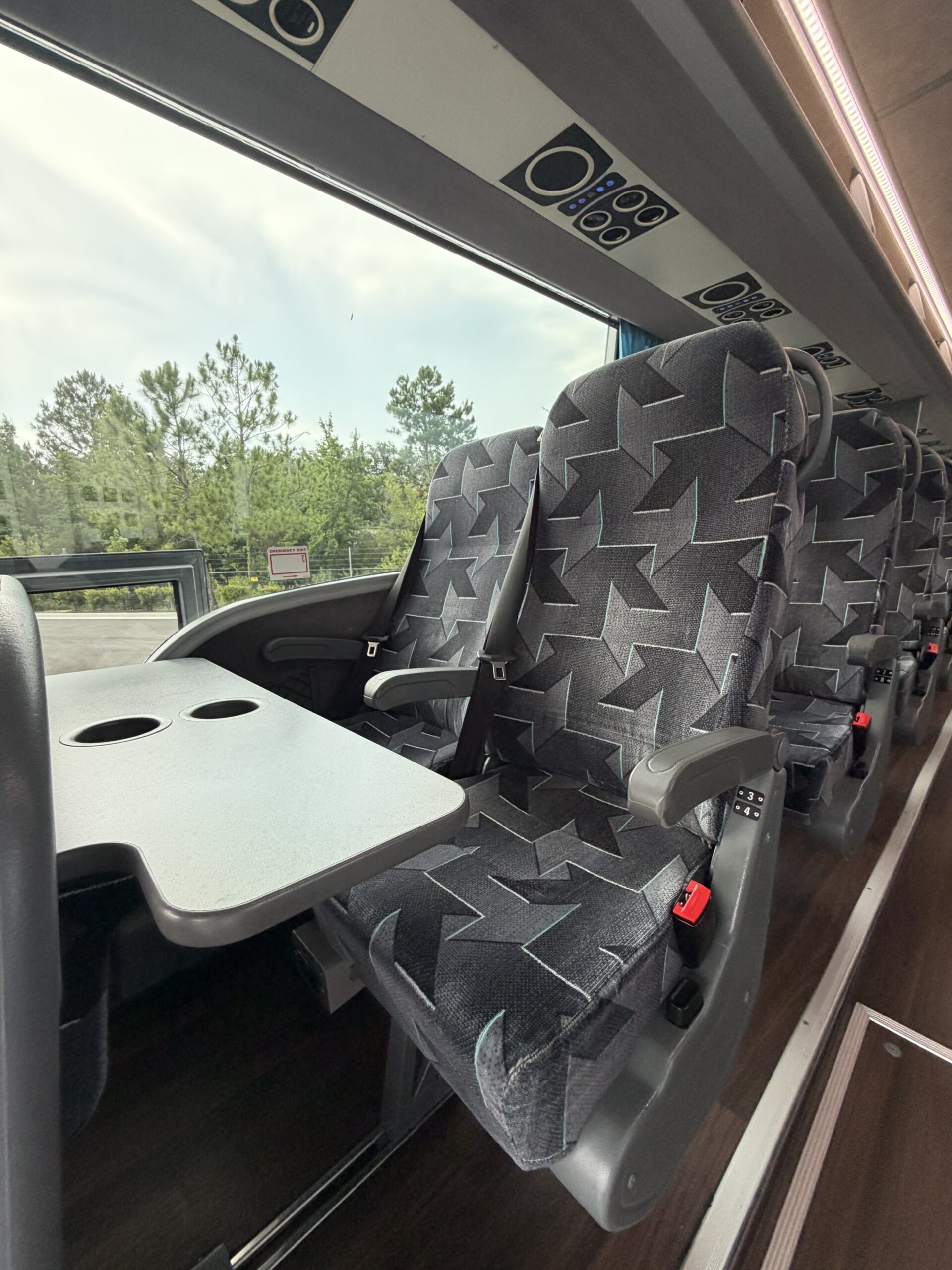 UV41443 bus image
