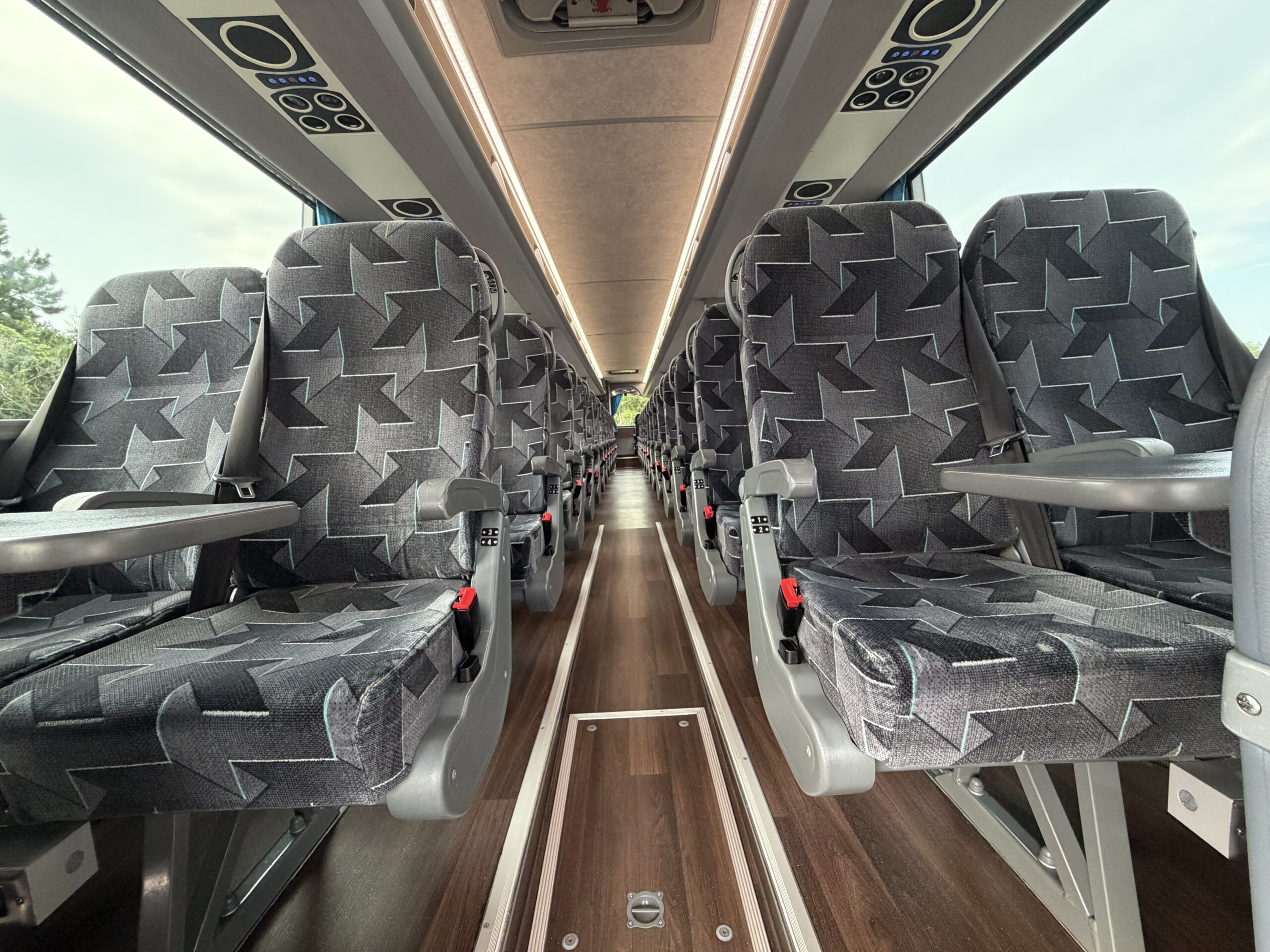 UV41443 bus image