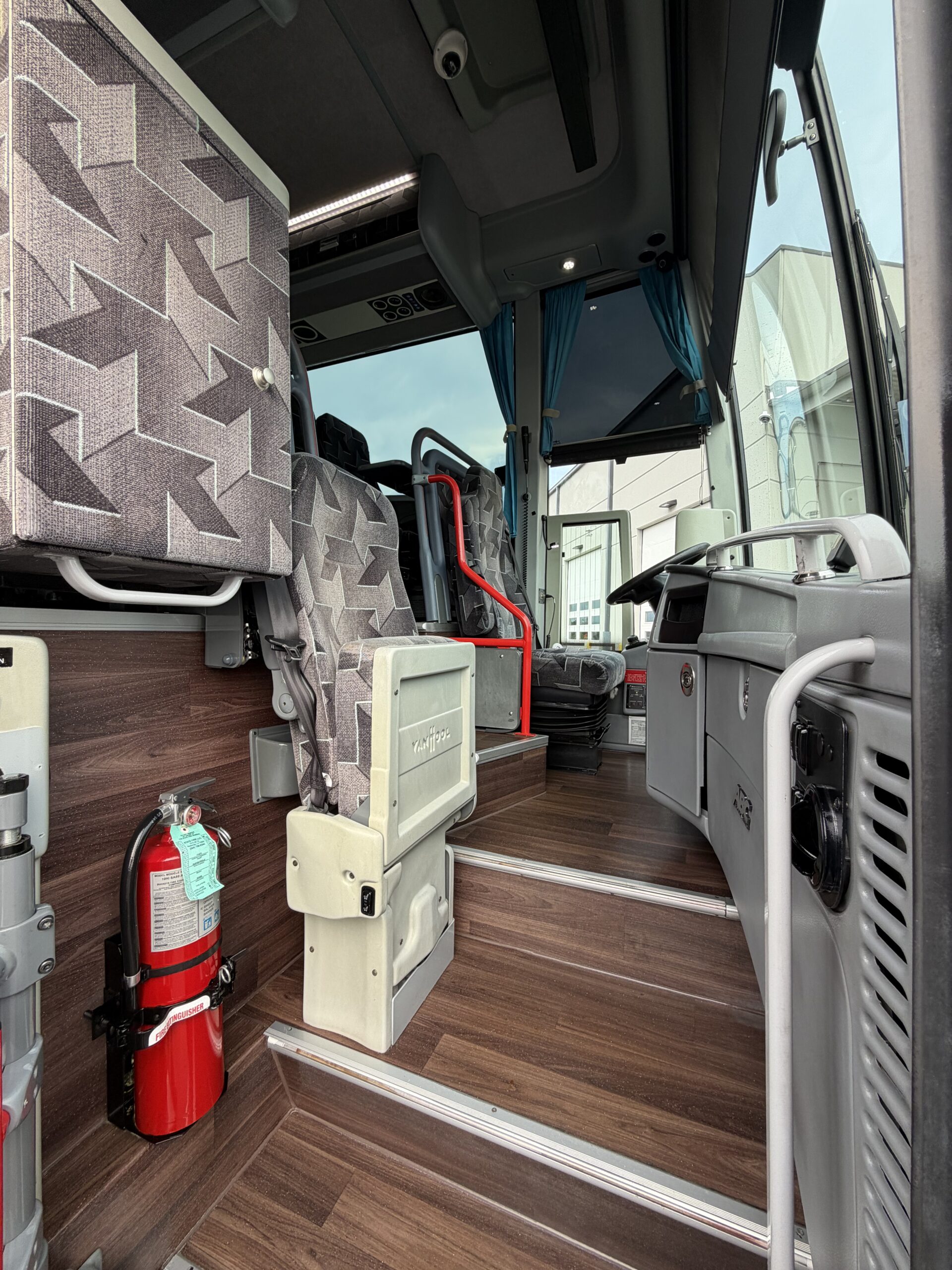 UV41443 bus image