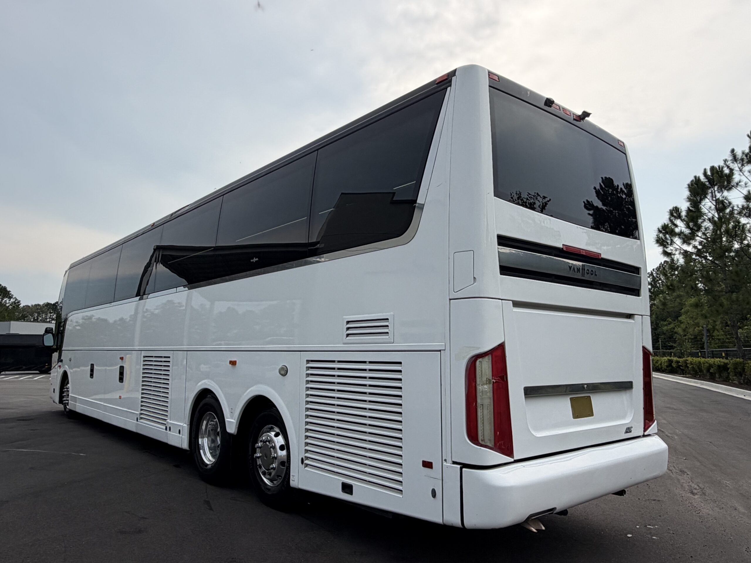 UV41443 bus image
