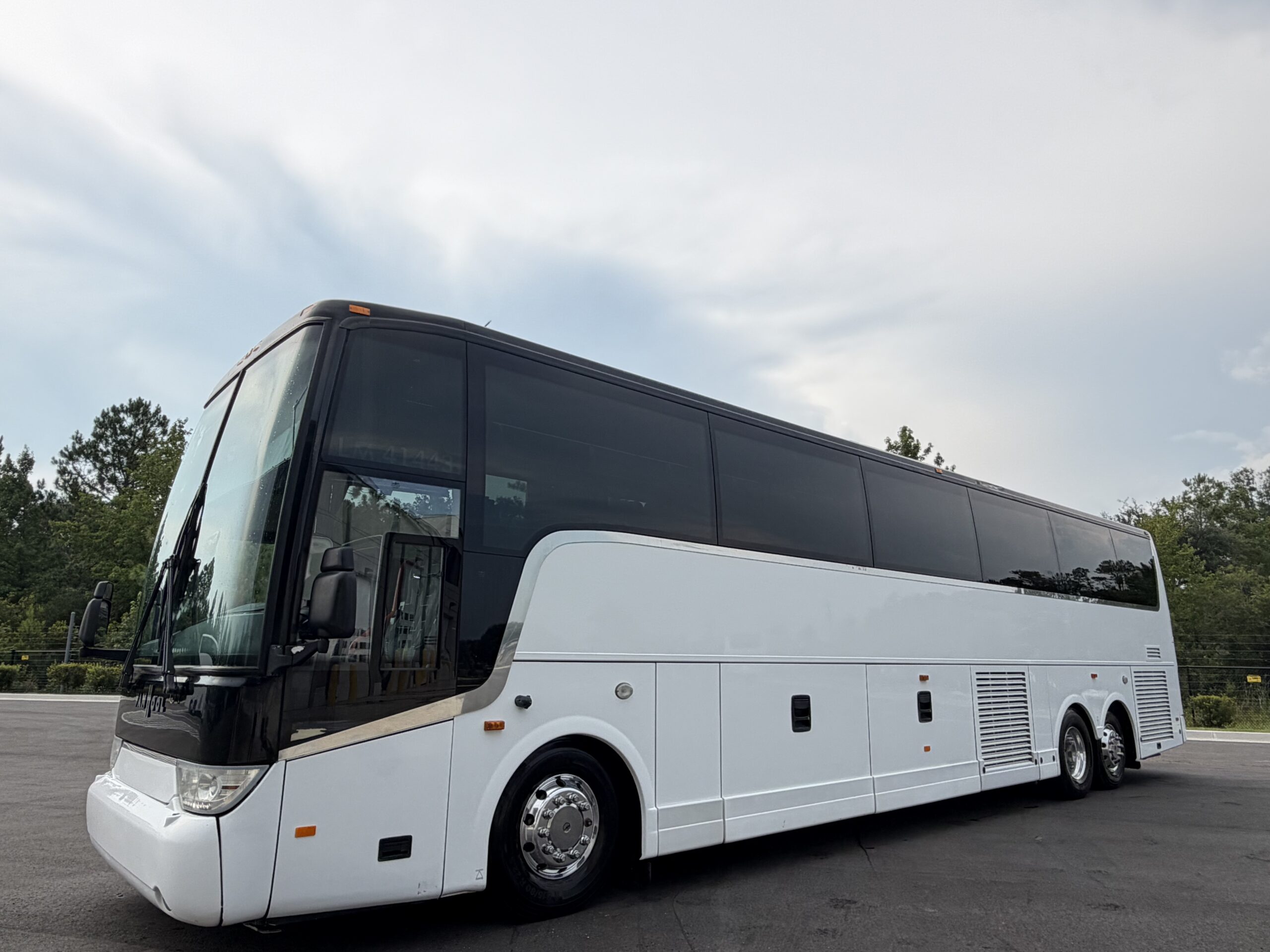 UV41443 bus image