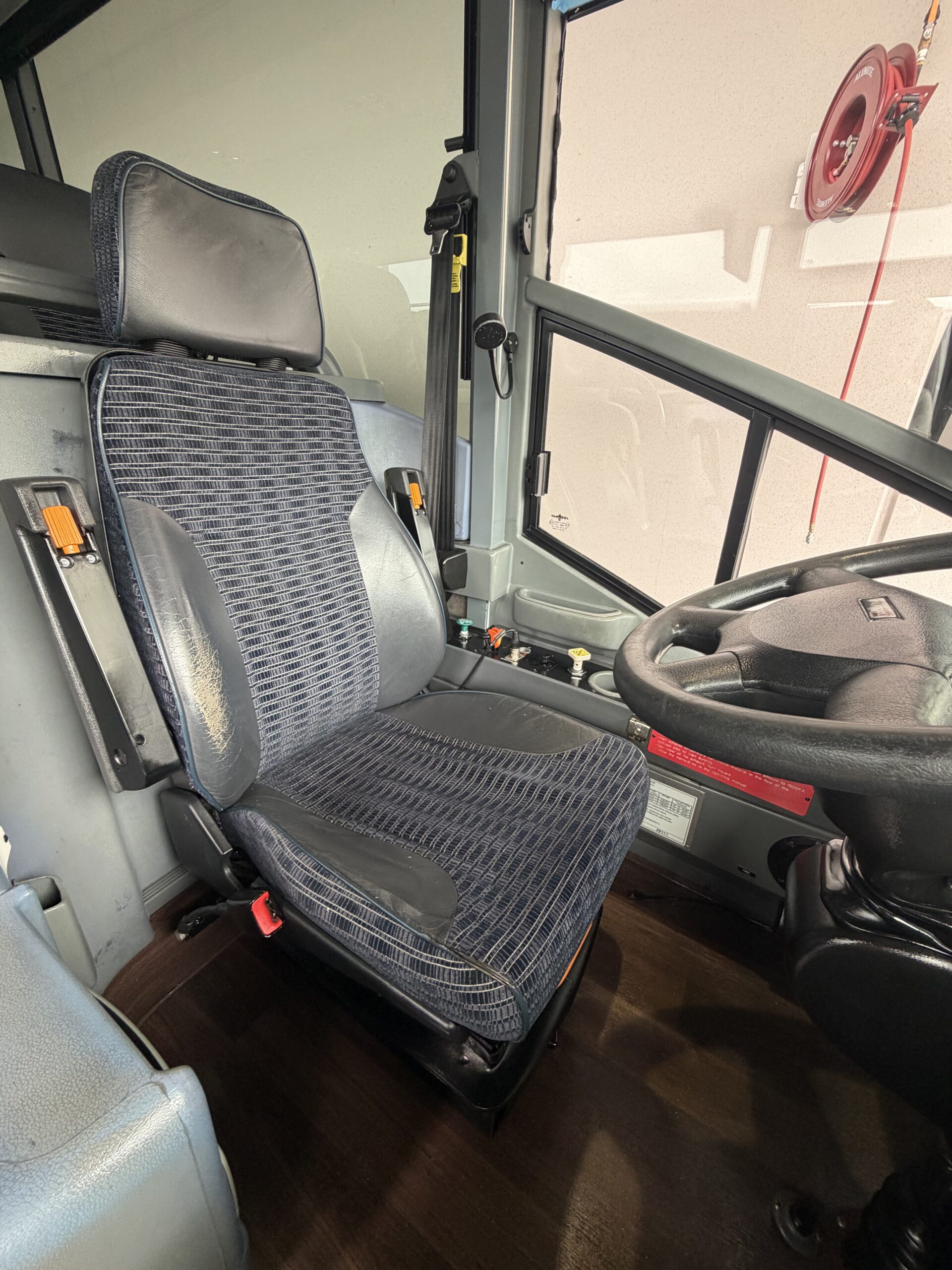 UV49111 bus image