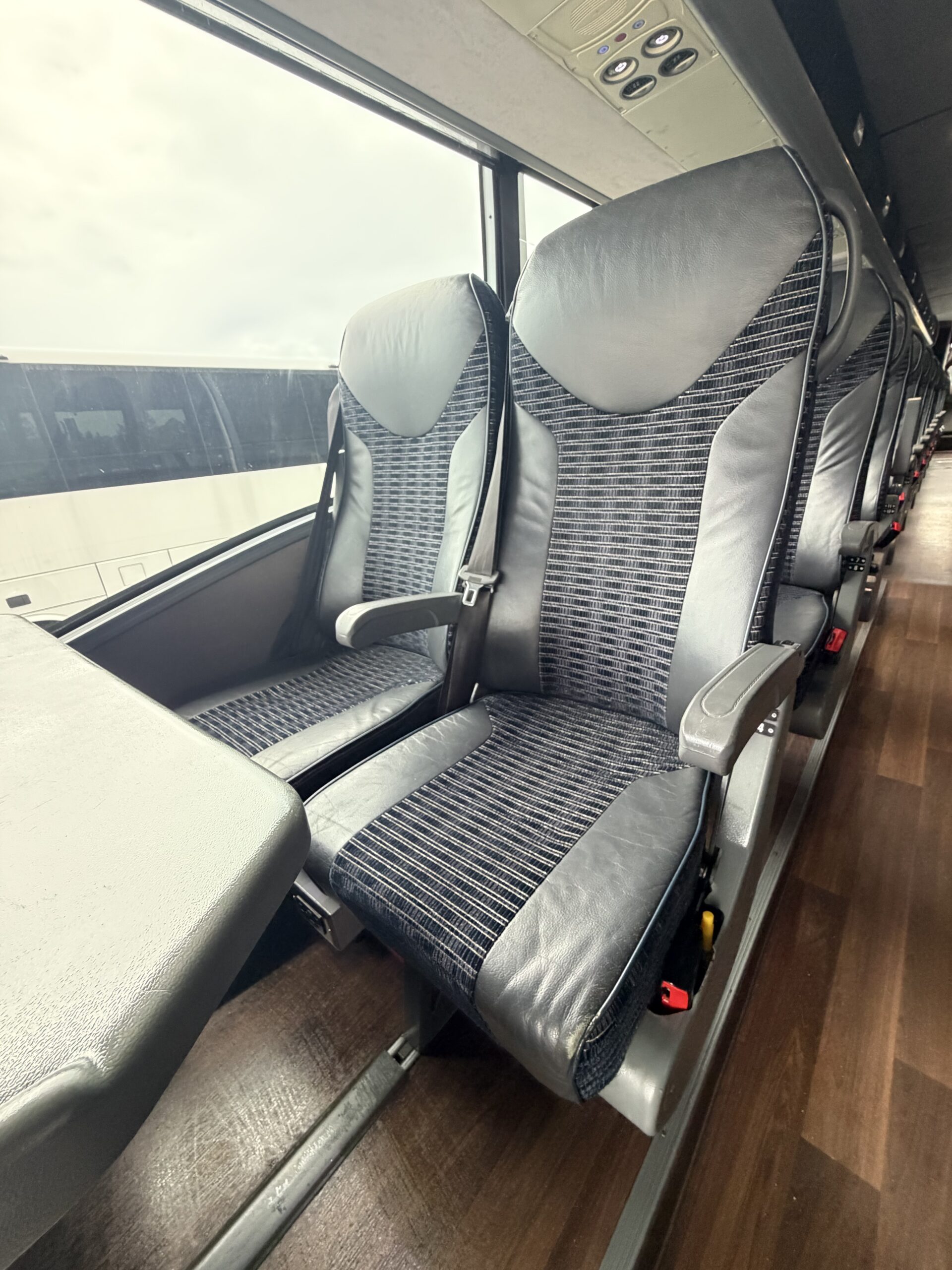 UV49111 bus image