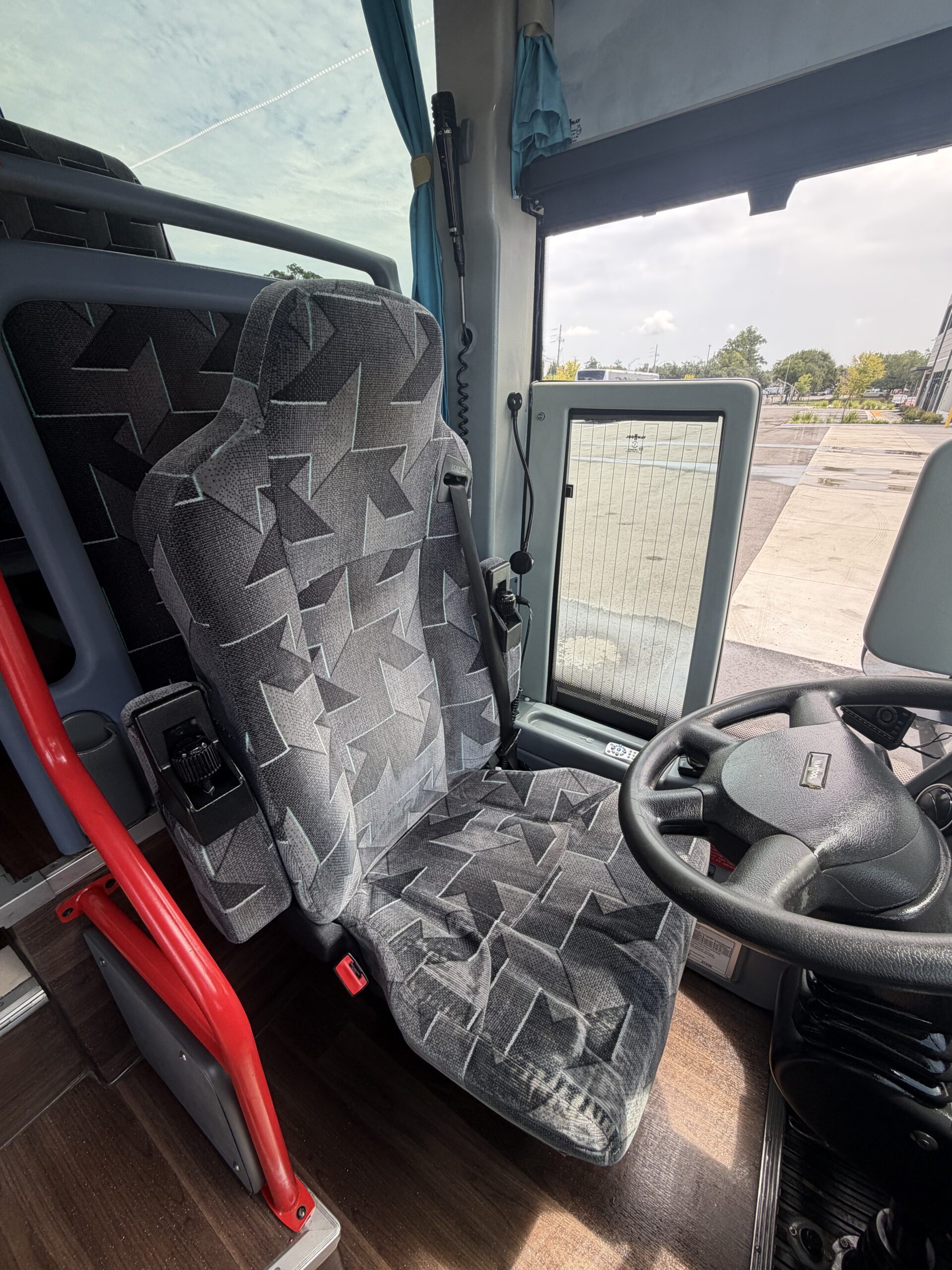 UV41439 bus image