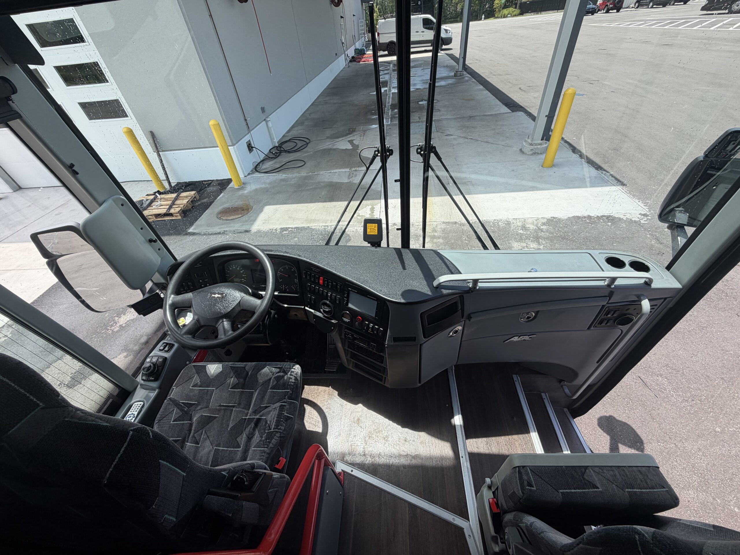 UV41439 bus image