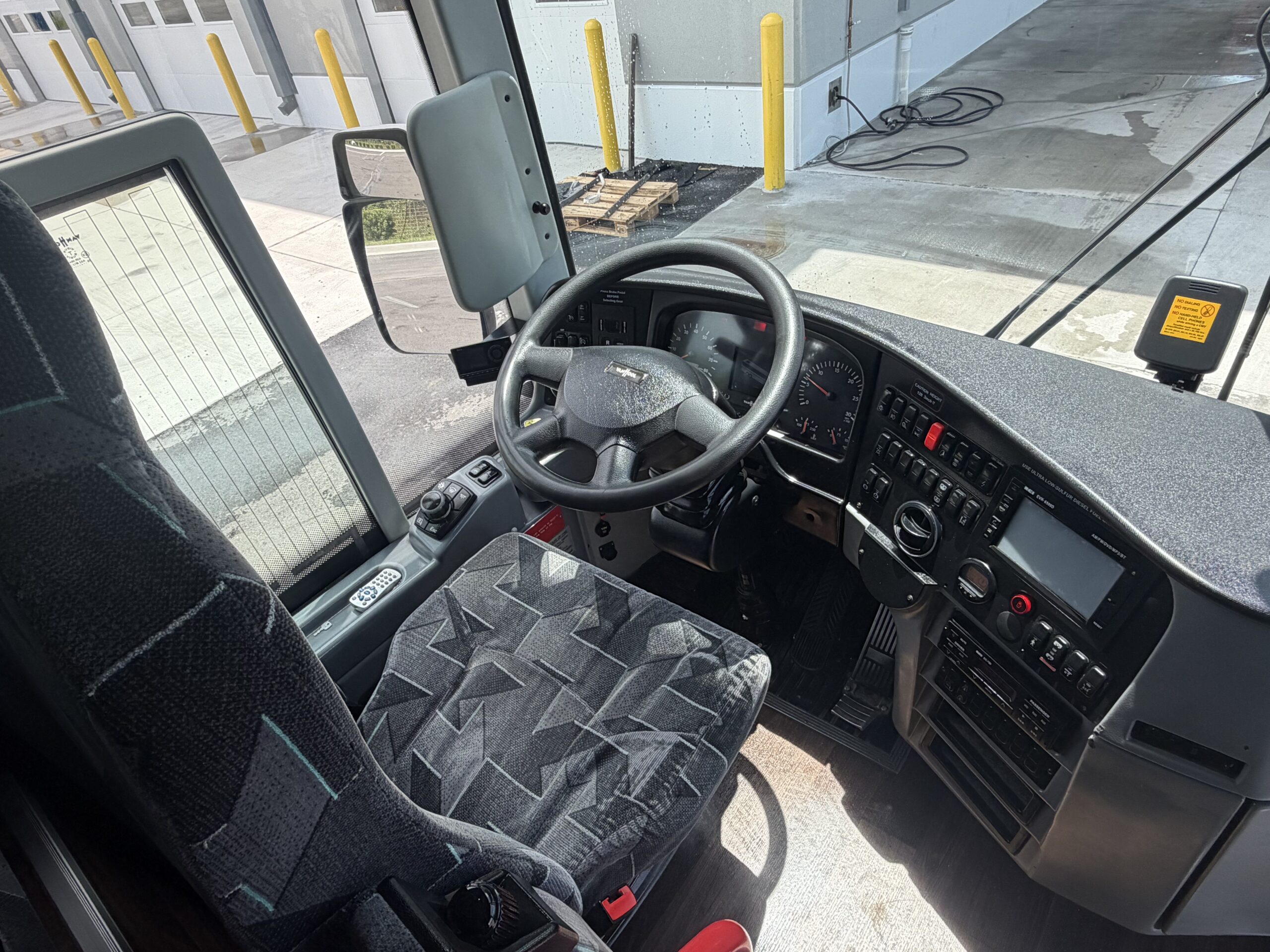 UV41439 bus image