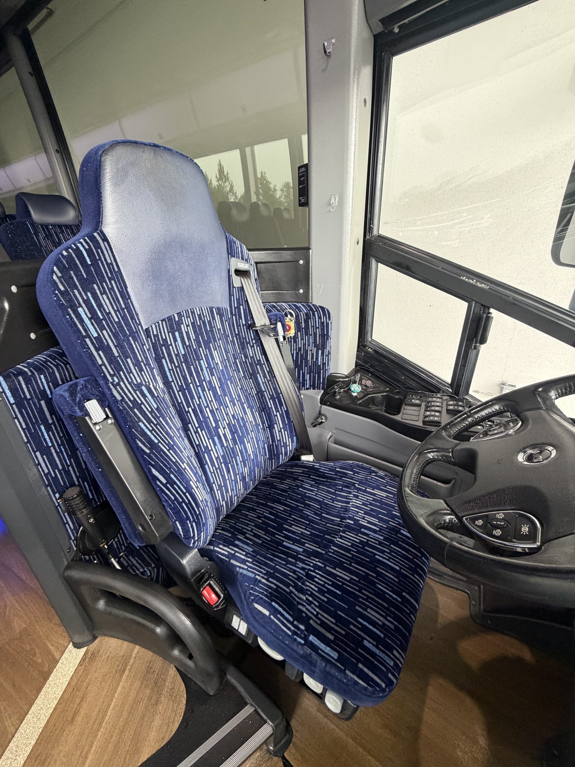 UM69483 bus image