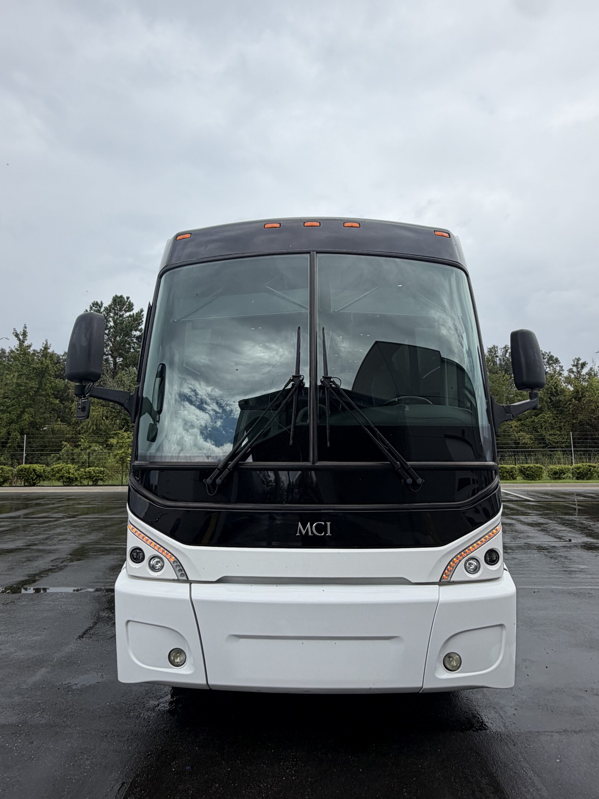 UM69483 bus image