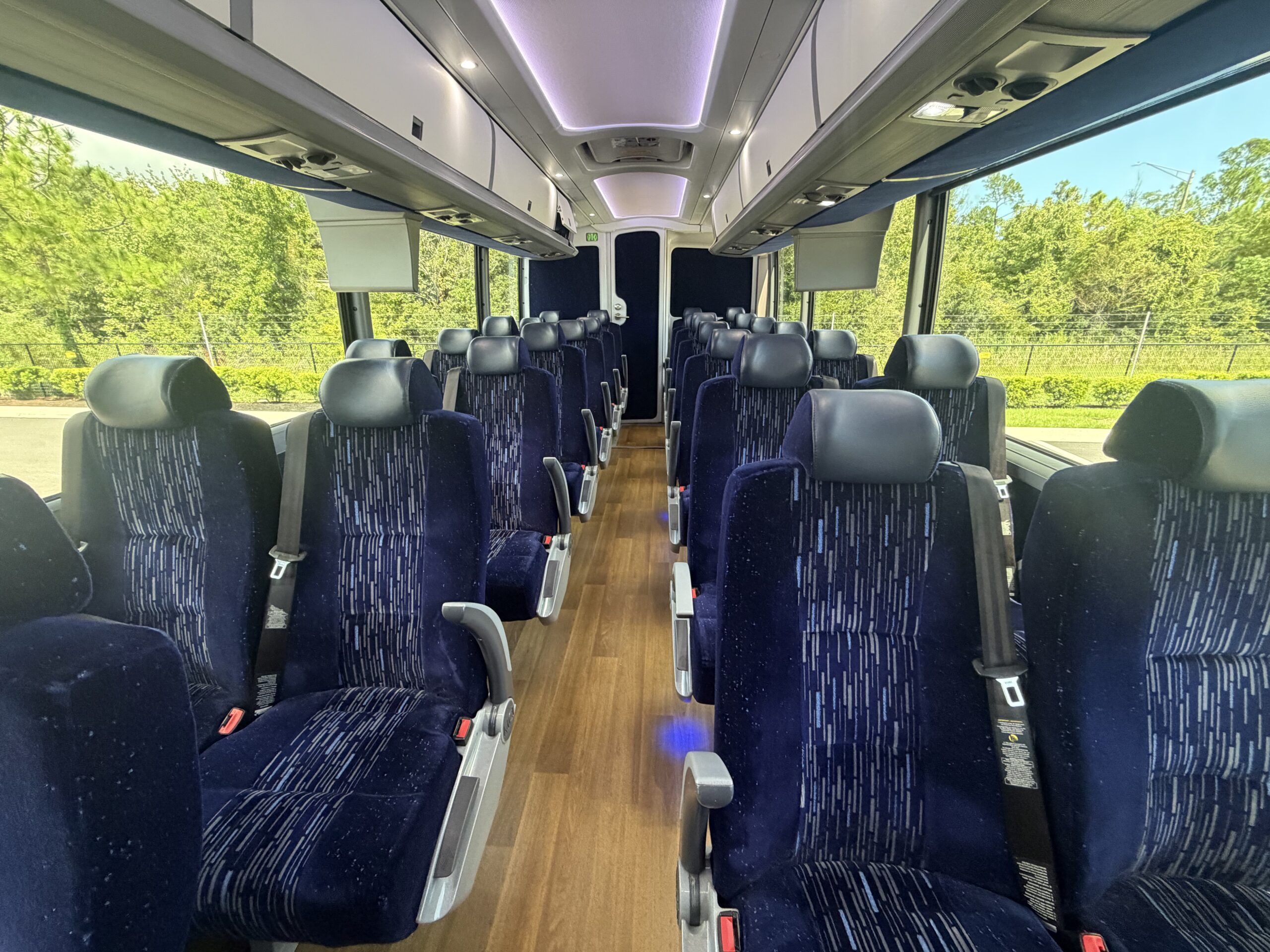 UM69477 bus image