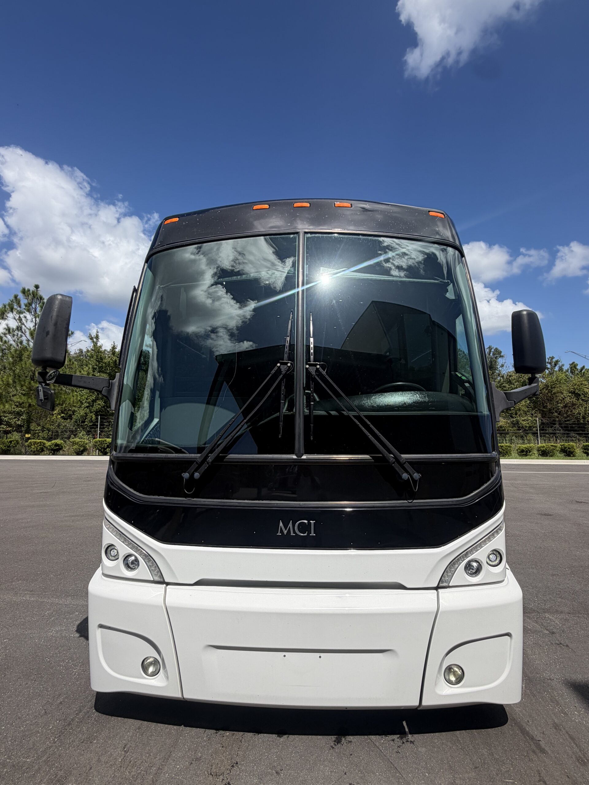 UM69477 bus image