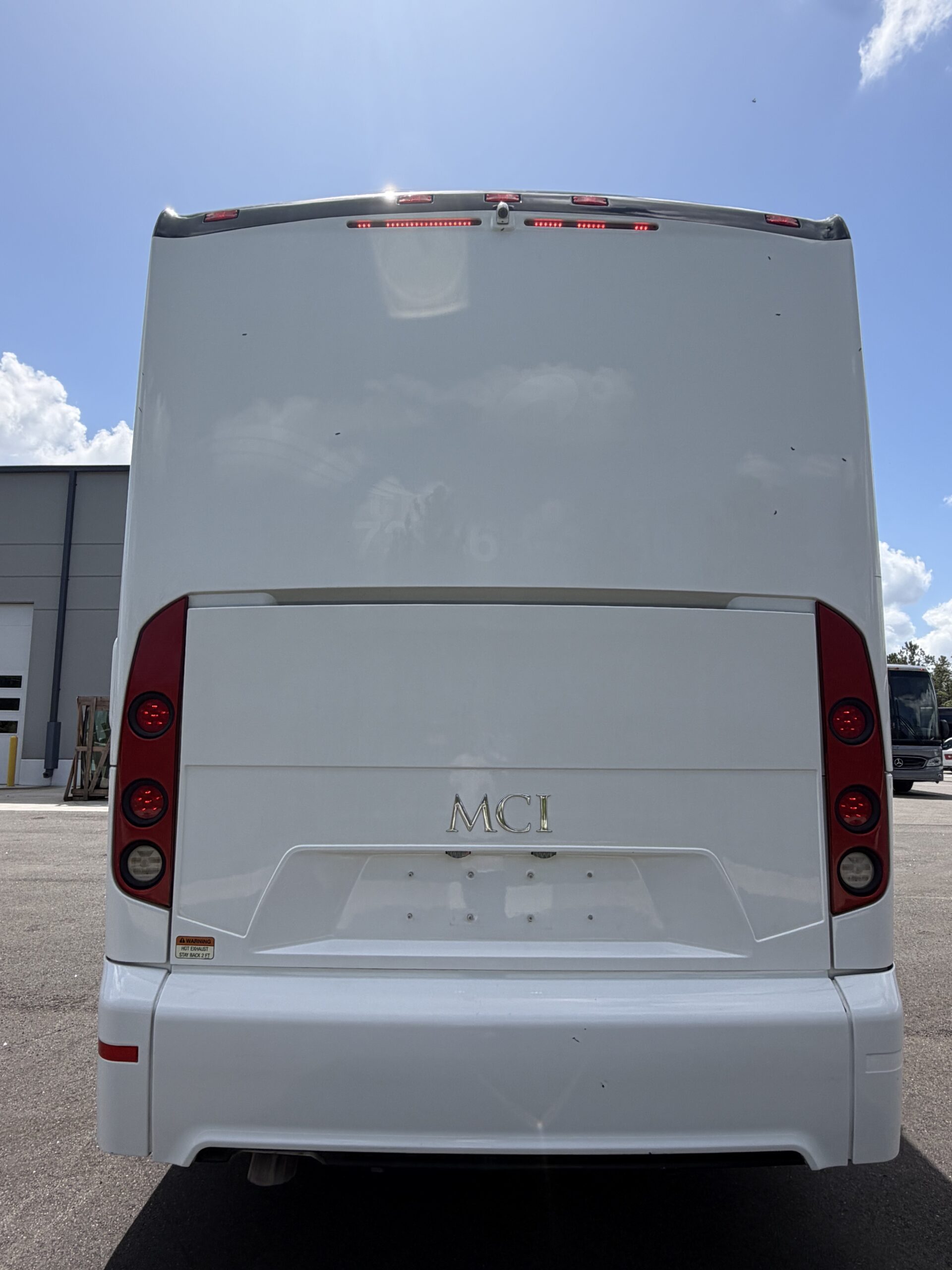 UM69477 bus image