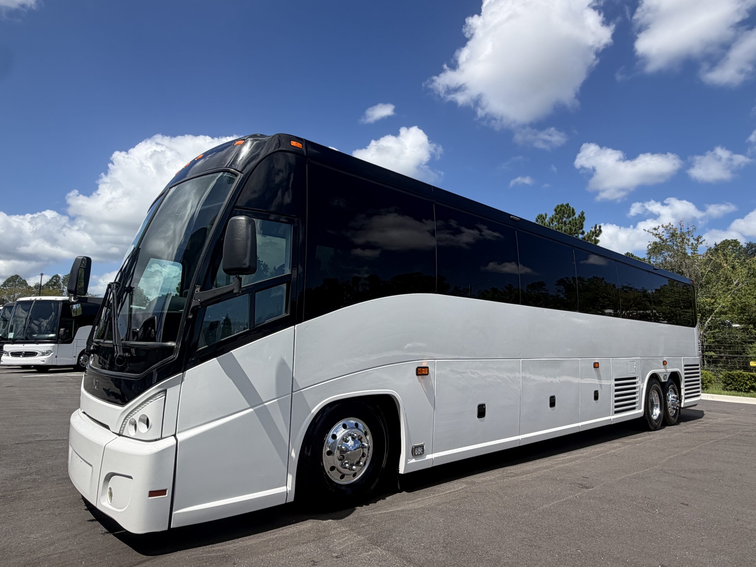 UM69477 bus image